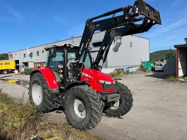 Massey Ferguson 5613