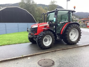 Massey Ferguson MF4710M