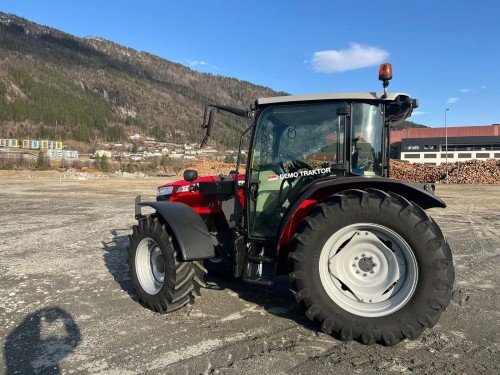 Massey Ferguson MF4710M