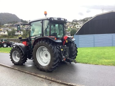 Massey Ferguson MF4710M