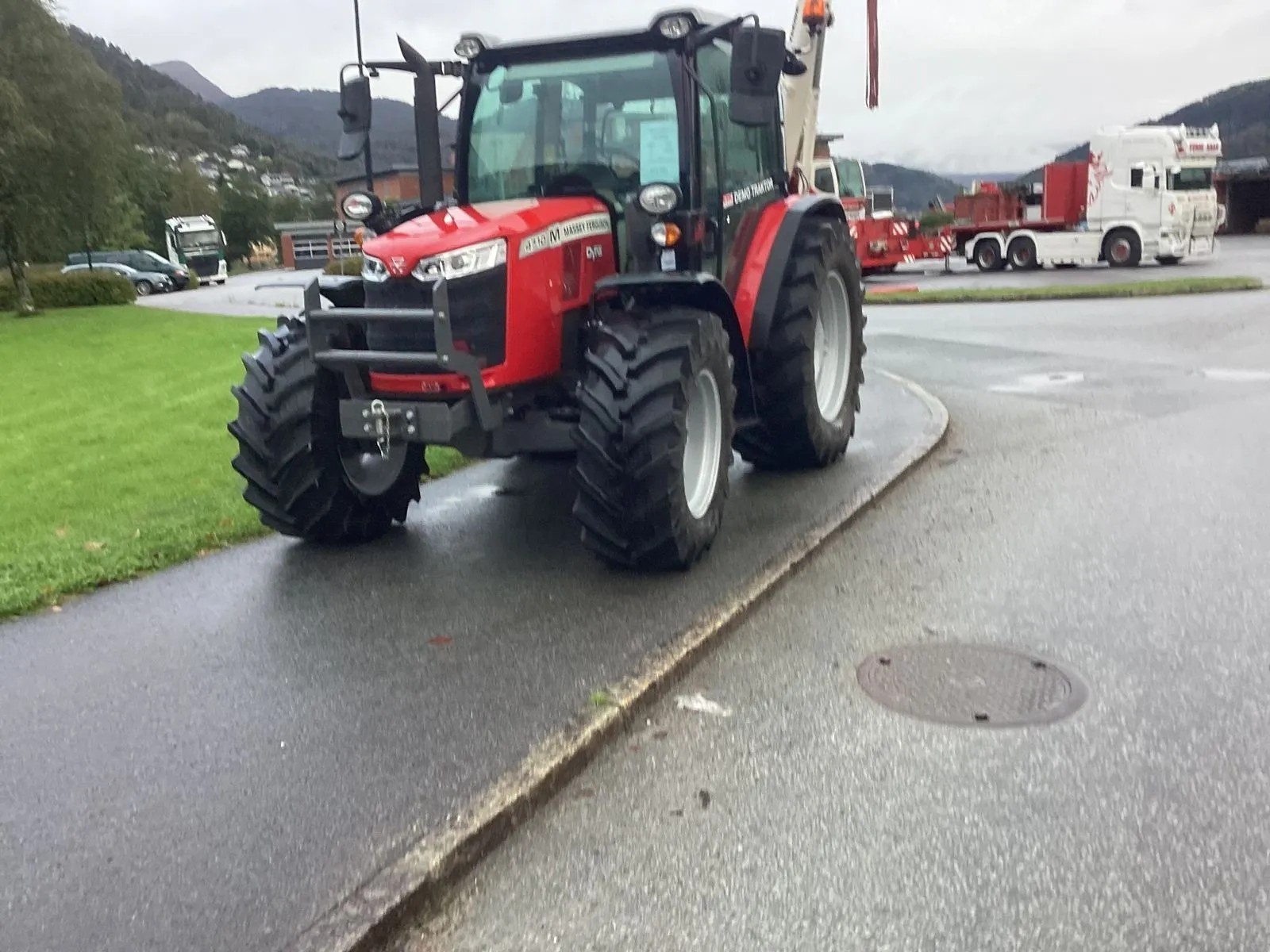 Massey Ferguson MF4710M