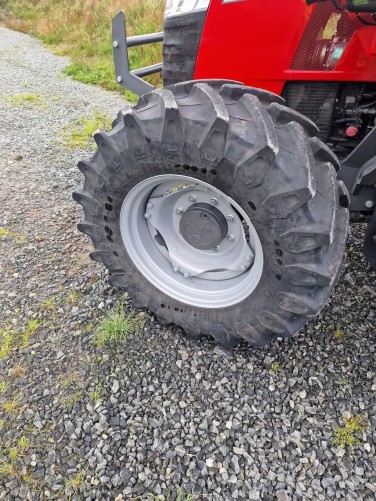 Massey Ferguson 4710M Dyna 2