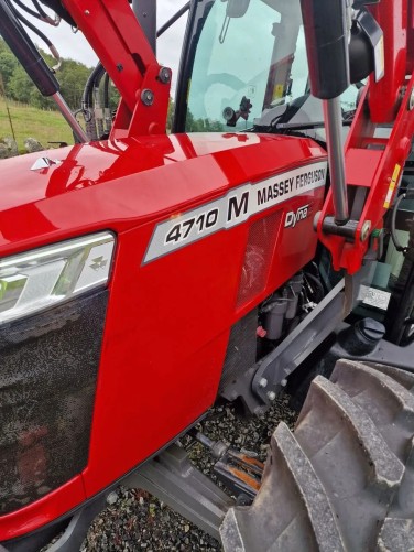 Massey Ferguson 4710M Dyna 2