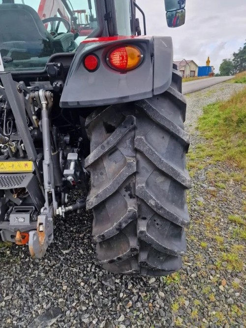 Massey Ferguson 4710M Dyna 2