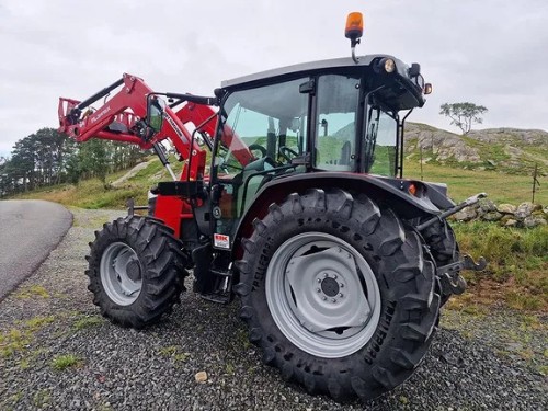 Massey Ferguson 4710M Dyna 2