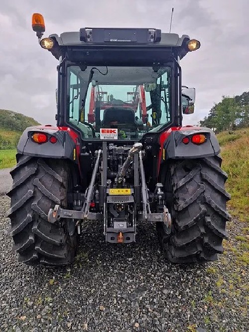 Massey Ferguson 4710M Dyna 2