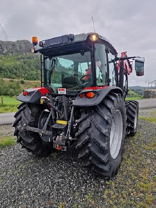 Massey Ferguson 4710M Dyna 2