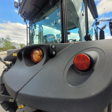 Massey Ferguson 5711M