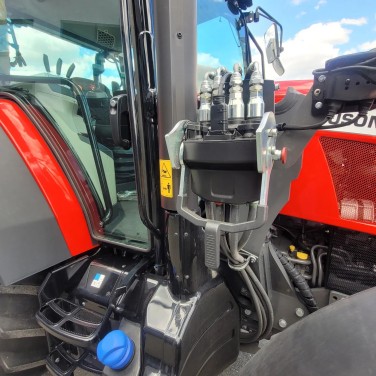 Massey Ferguson 5711M