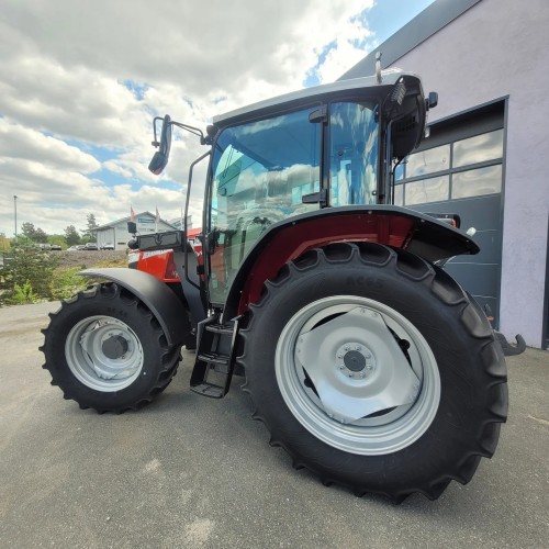 Massey Ferguson 5711M