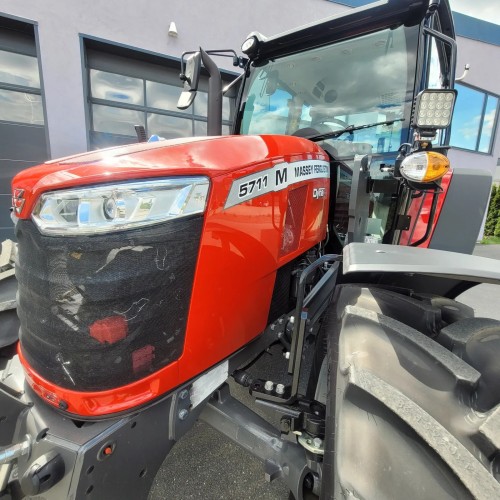 Massey Ferguson 5711M