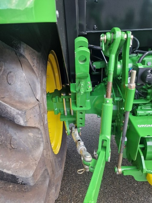 John Deere 5075E