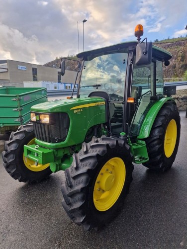 John Deere 5075E