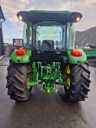 John Deere 5075E