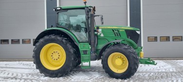 John Deere 6210R