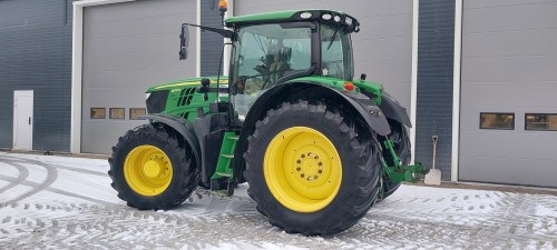 John Deere 6210R