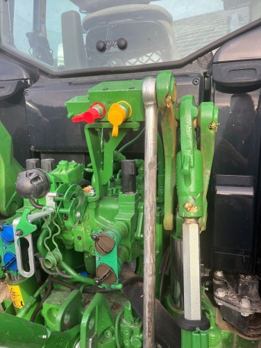 John Deere 6100M Select