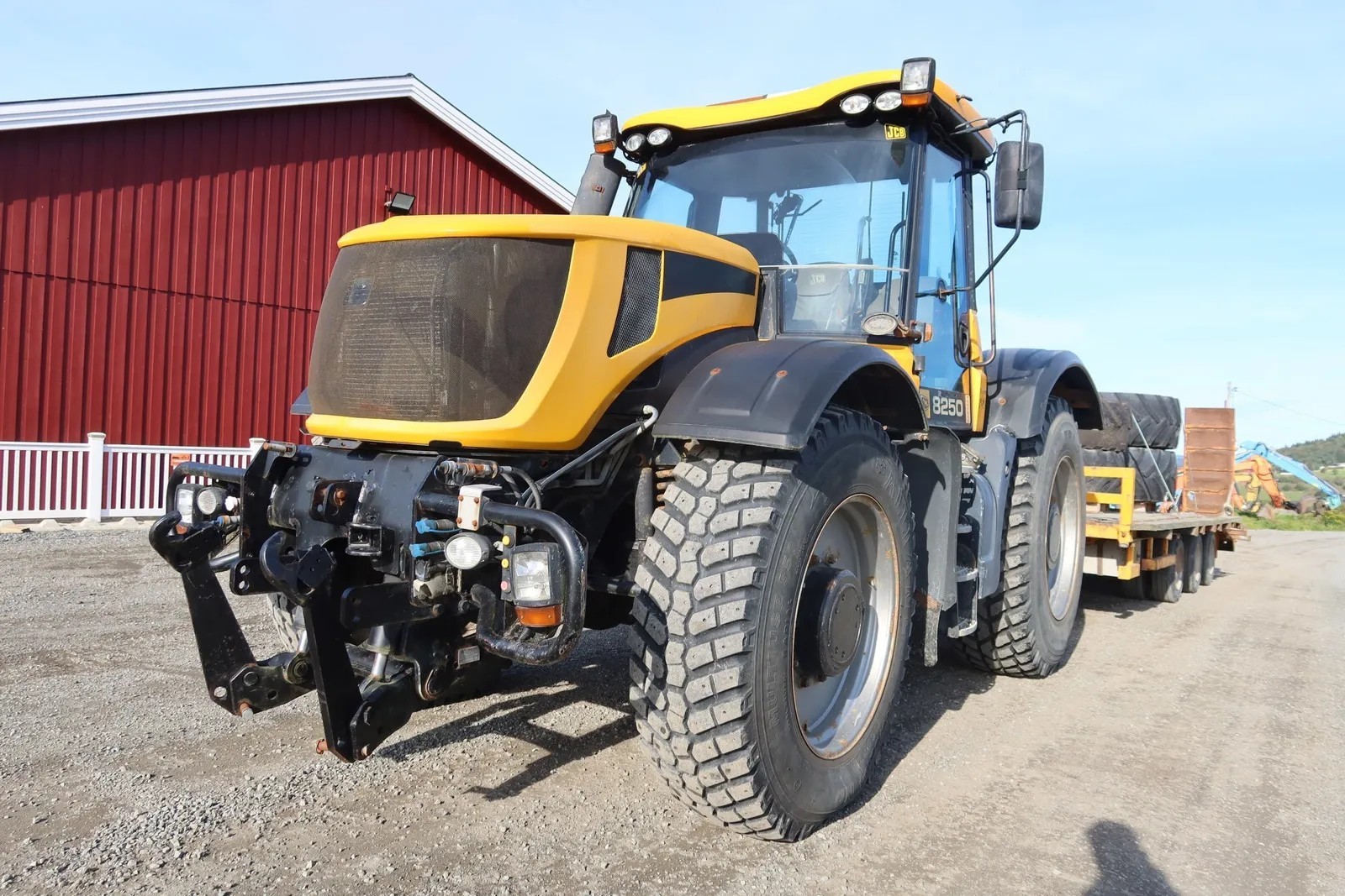 JCB 8660