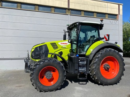 CLAAS AXION 830