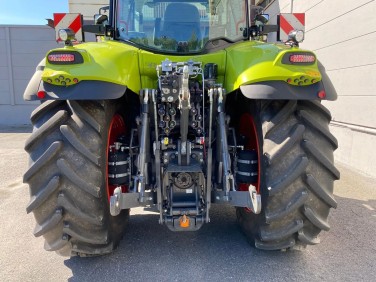 CLAAS AXION 830