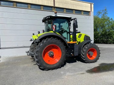 CLAAS AXION 830