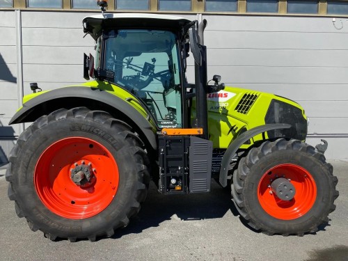 CLAAS AXION 830