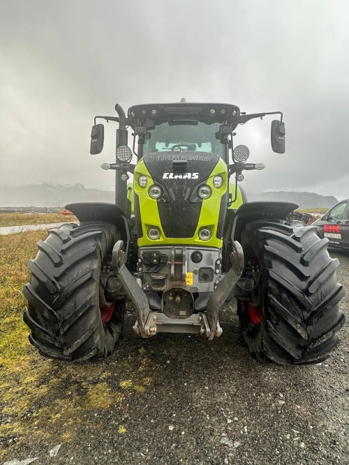 CLAAS Axion 870 CMATIC