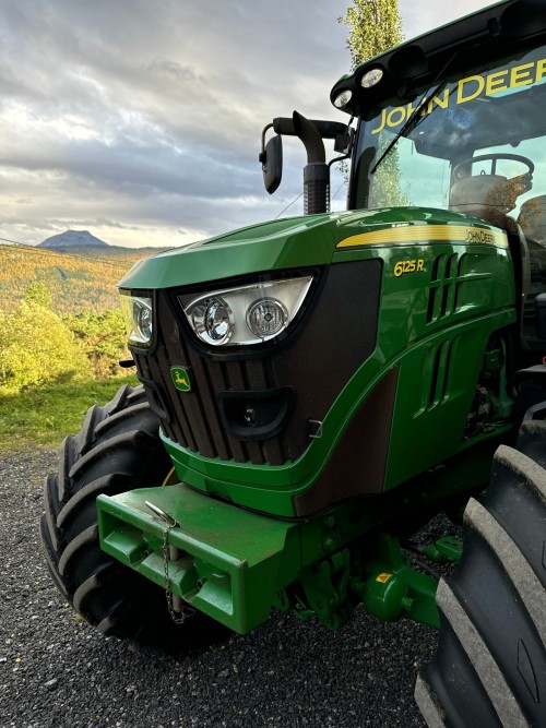 John Deere 6125R