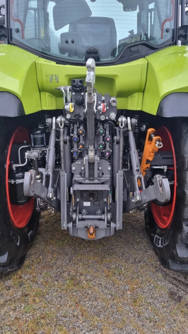 CLAAS ARION 550 CMATIC