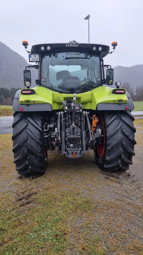 CLAAS ARION 550 CMATIC