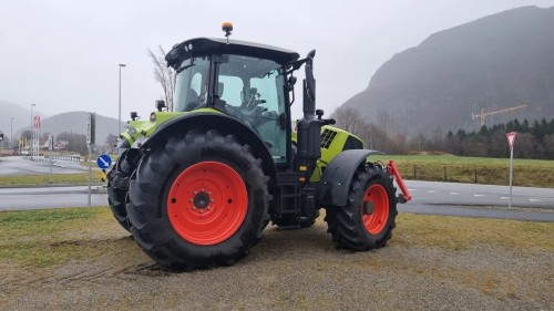 CLAAS ARION 550 CMATIC