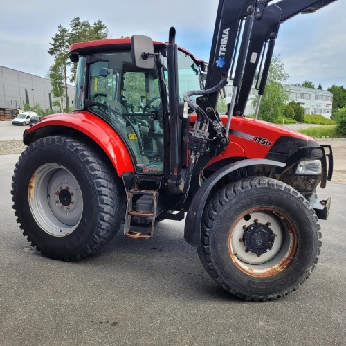 CASE IH Farmall 115U