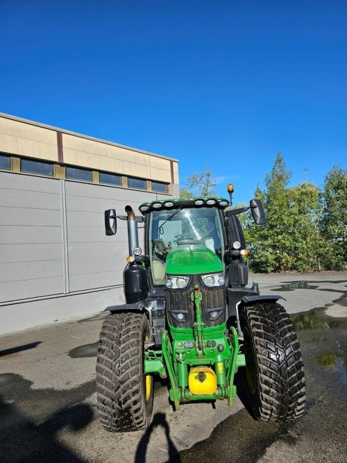 John Deere 6250R