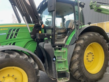 John Deere 6215R