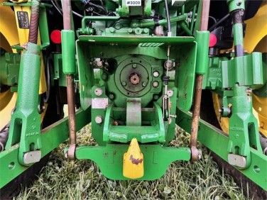 John Deere 5075E