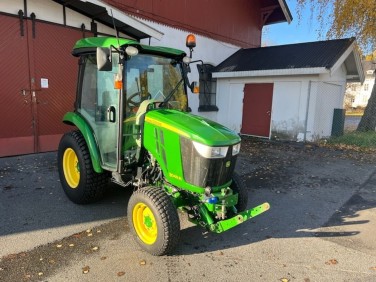 John Deere 3045R