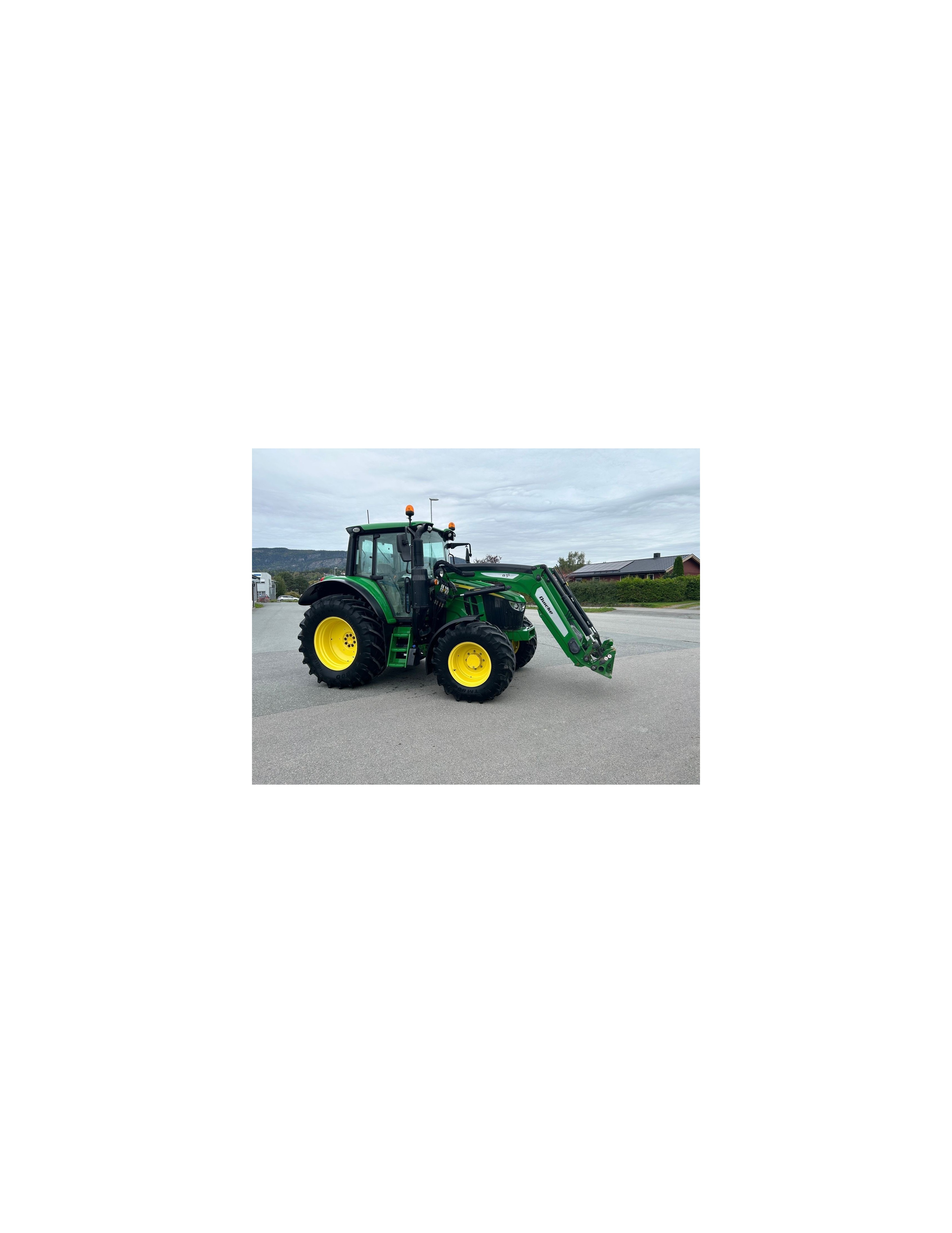 John Deere 6120M