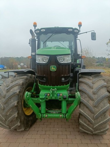 John Deere 6210R