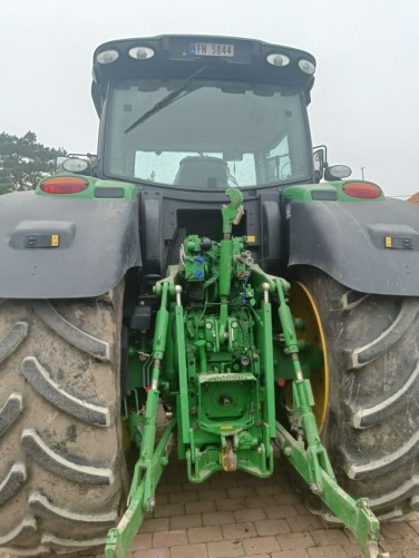 John Deere 6210R