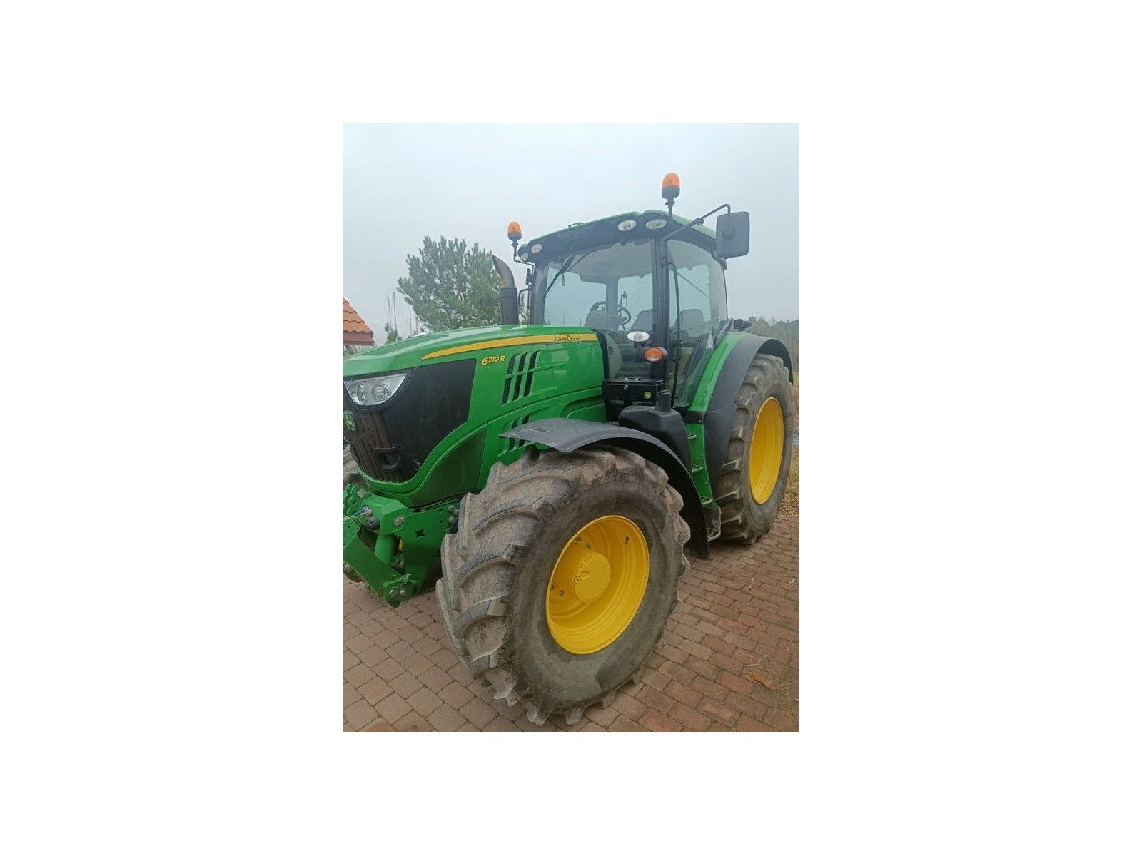 John Deere 6210R