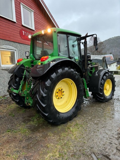 John Deere 6930