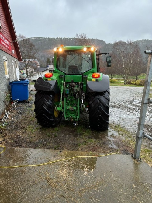 John Deere 6930