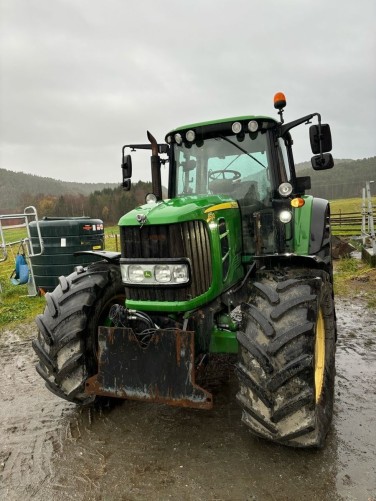 John Deere 6930